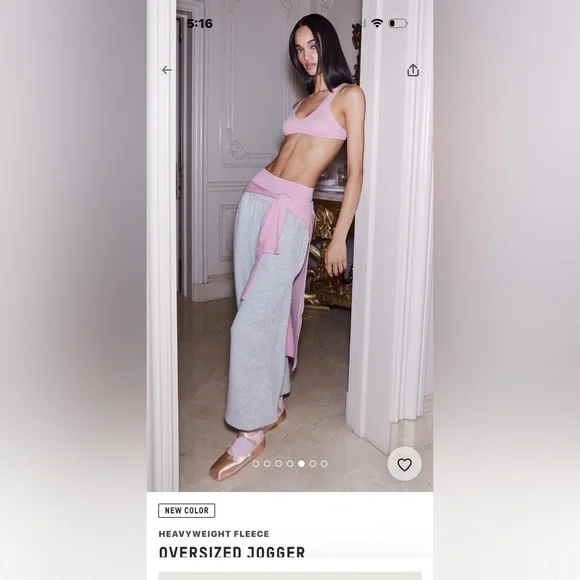 EUC Skims Heavyweight Fleece Oversized Joggers in Light Heather Grey. Large - Picture 8 of 16